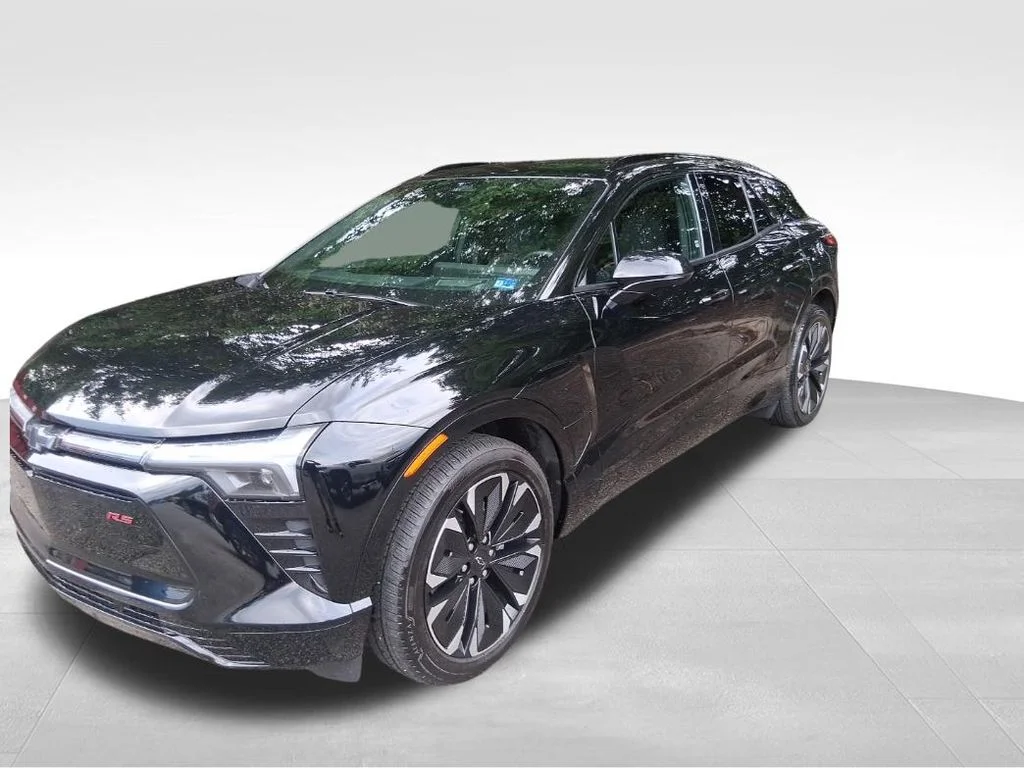 Used 2025 Black Chevrolet RS image 16