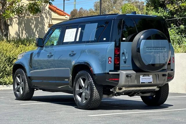 Certified Used 2025 Blue Land Rover X-Dynamic SE image 3