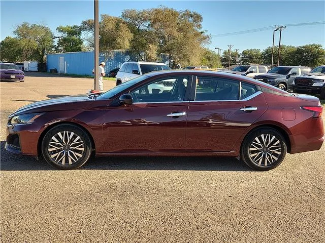 Used 2025 Red Nissan SV image 2