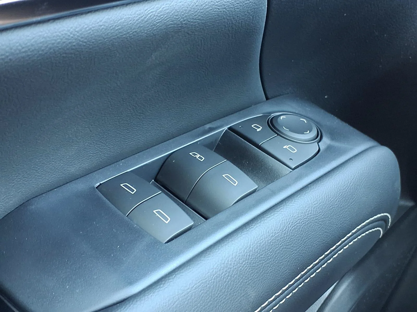 2027 GMC Terrain Elevation - Photo 12