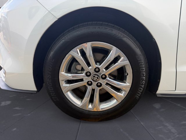 Used 2022 Beige Toyota Platinum image 41