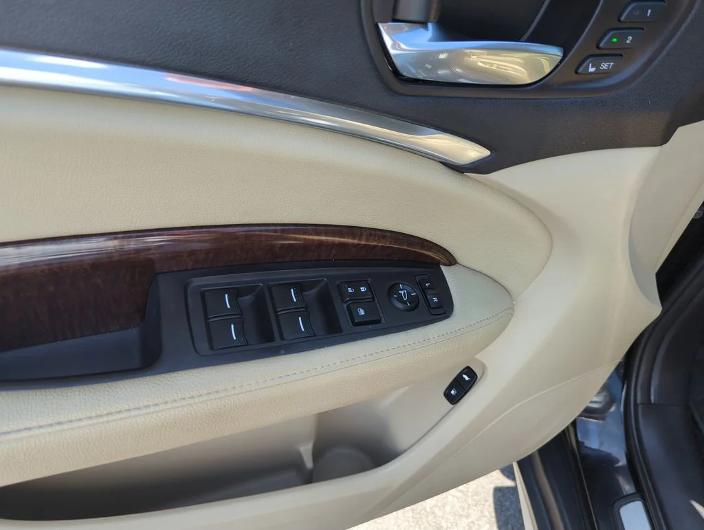 Used 2017  Acura 3.5L image 18