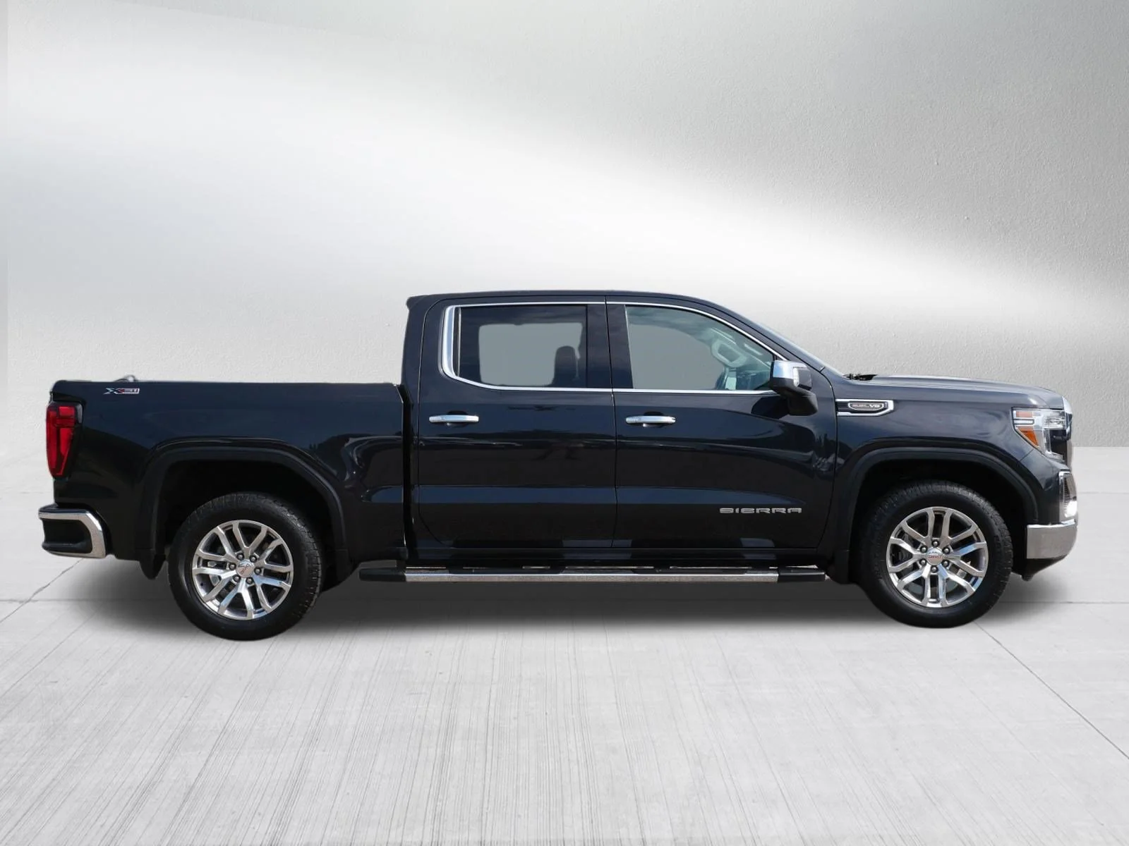 Certified Used 2020 Carbon Black Metallic GMC SLT image 8