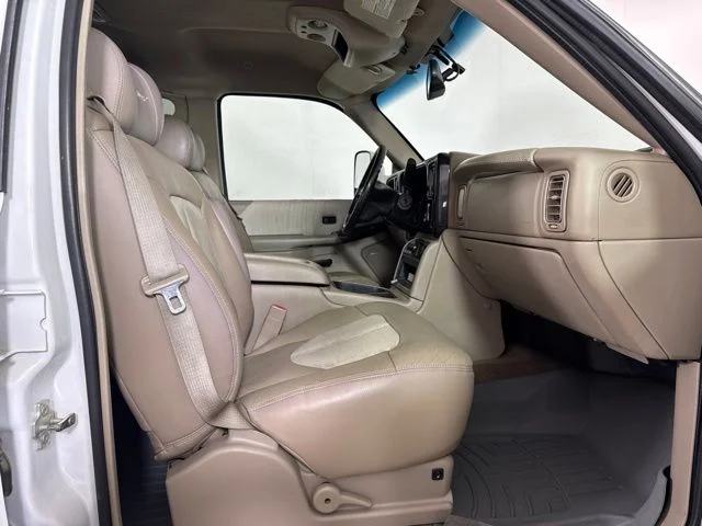 Used 2006 Olympic White GMC SLE2 image 4