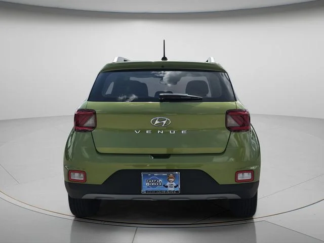 Used 2024 Green Hyundai SEL image 6