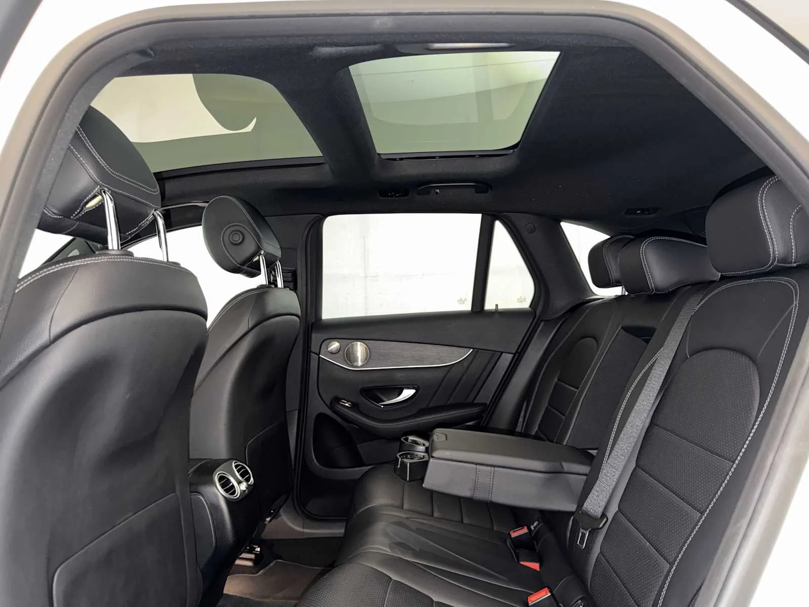 2021 Mercedes-Benz GLC GLC300 - Photo 21