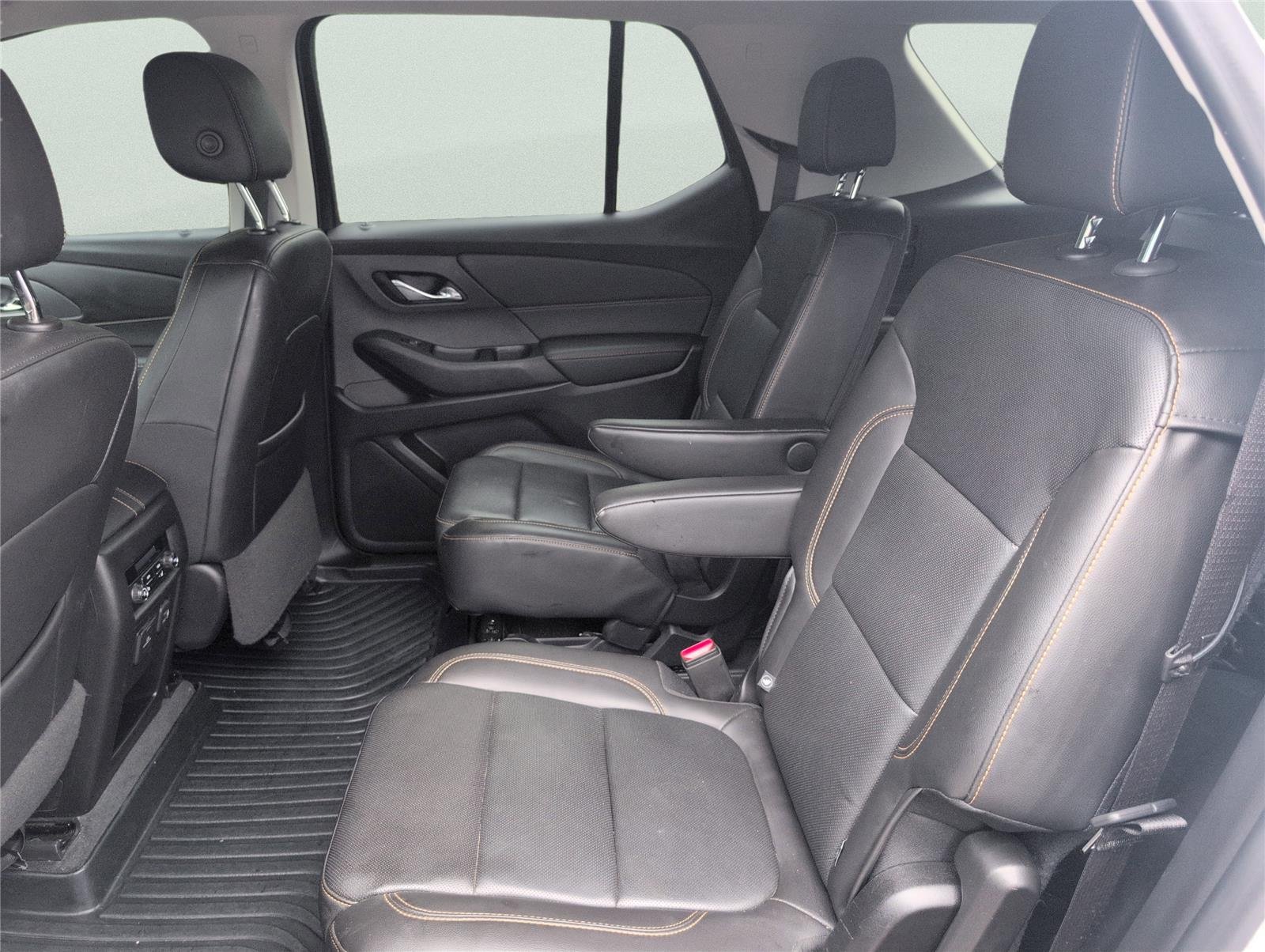Used 2021 Iridescent Pearl Tricoat Chevrolet Premier image 34