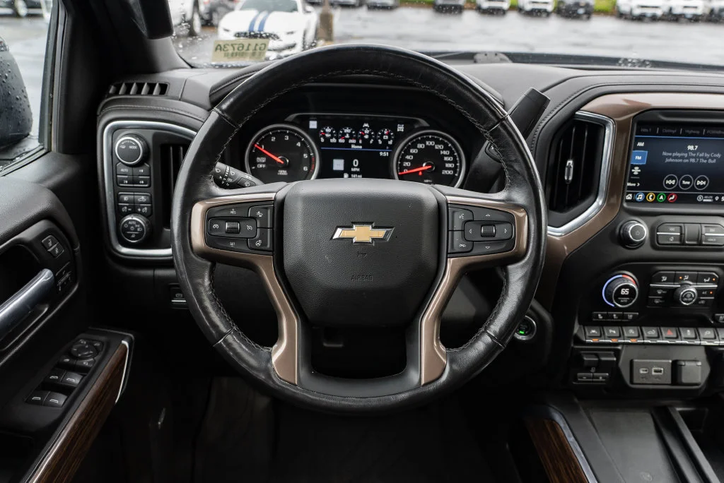Used 2022 Northsky Blue Metallic Chevrolet High Country image 15