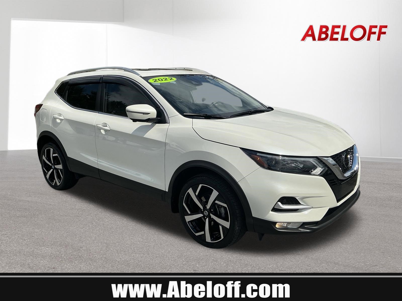 2022 Nissan Rogue Sport SL AWD's photo