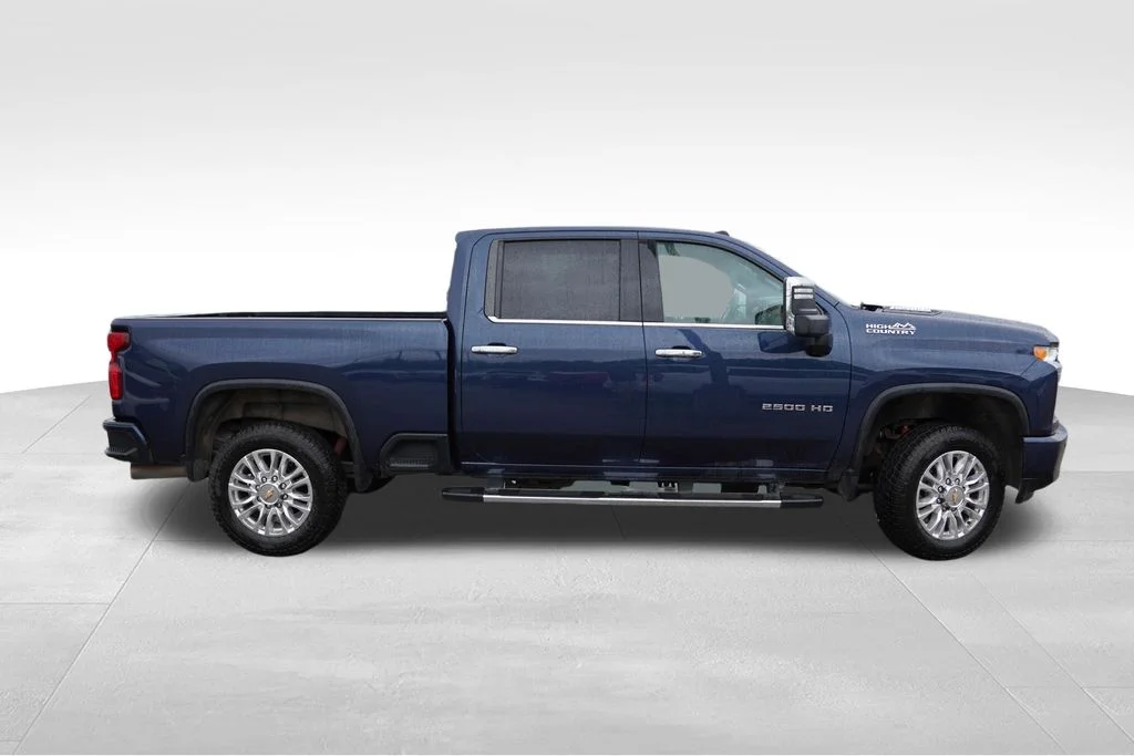 Used 2022 Northsky Blue Metallic Chevrolet High Country image 2