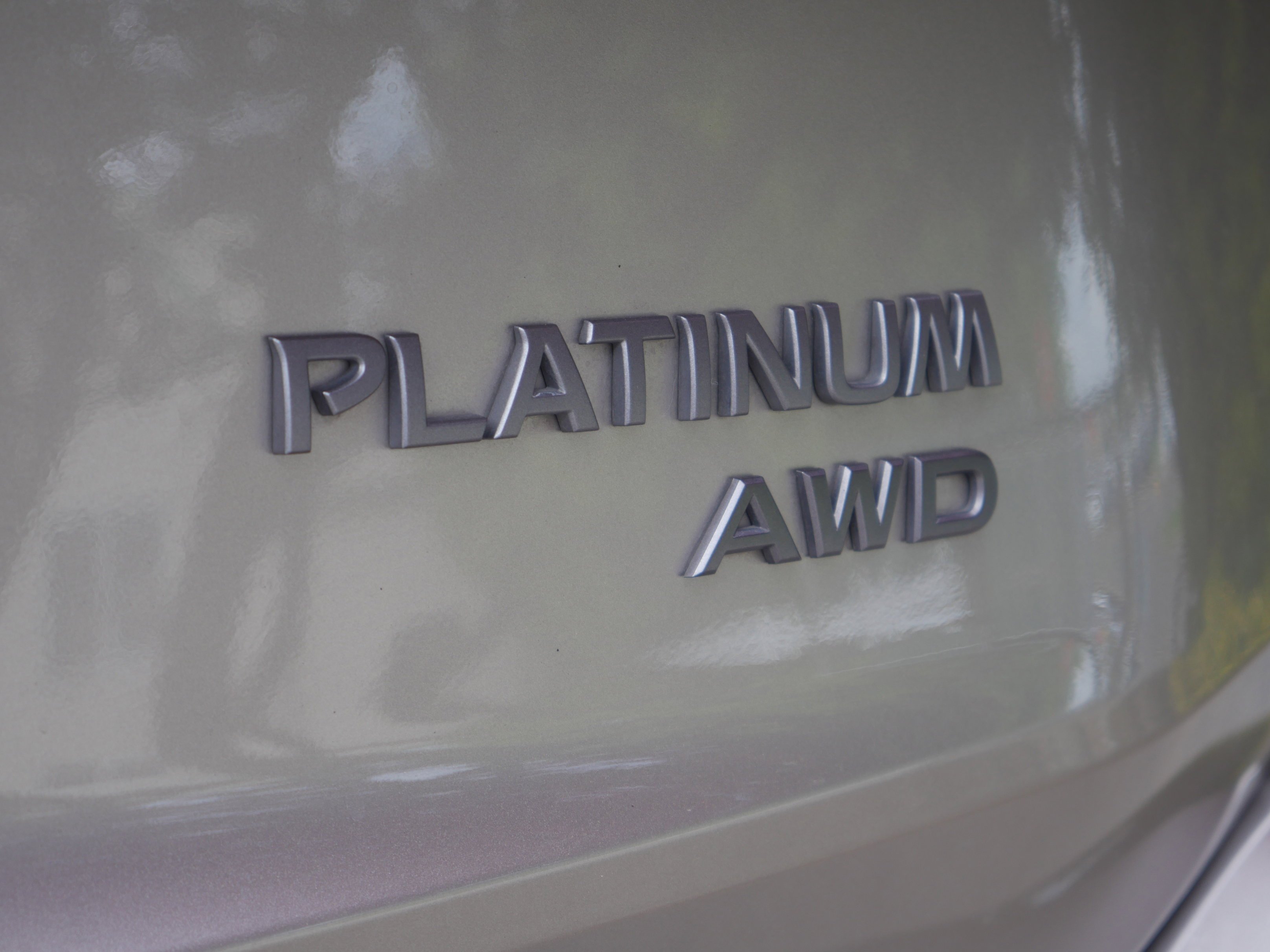 Certified Used 2025 Champagne Silver Metallic/Super Black Nissan Platinum image 19
