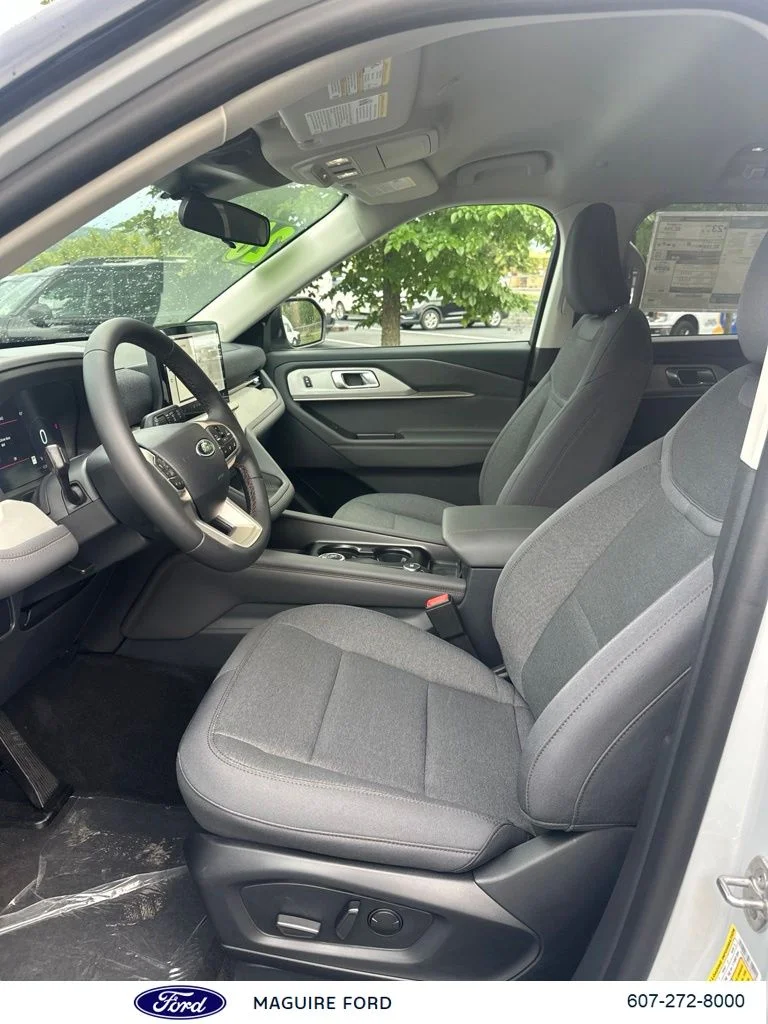 New 2026 Space White Metallic Ford Active image 13