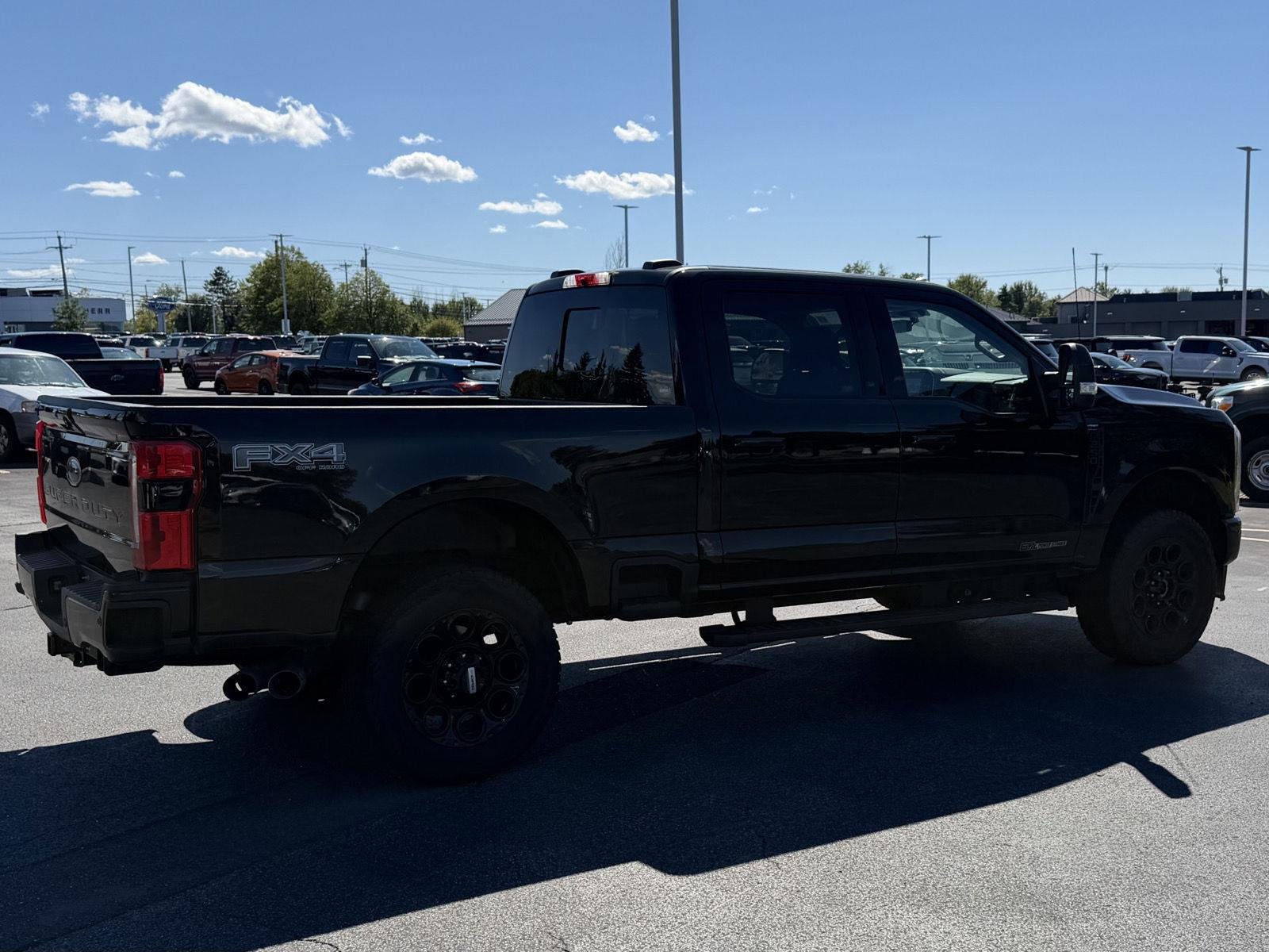 Used 2024  Ford LARIAT image 6