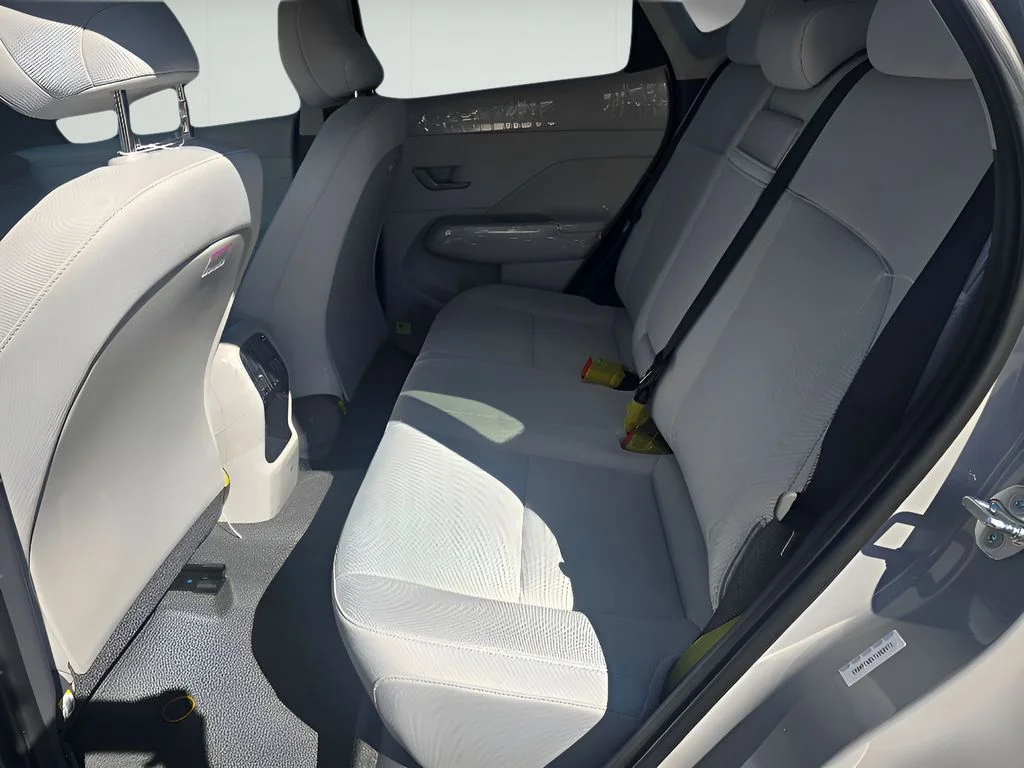 Used 2026 Atlas White Hyundai SEL Sport image 14