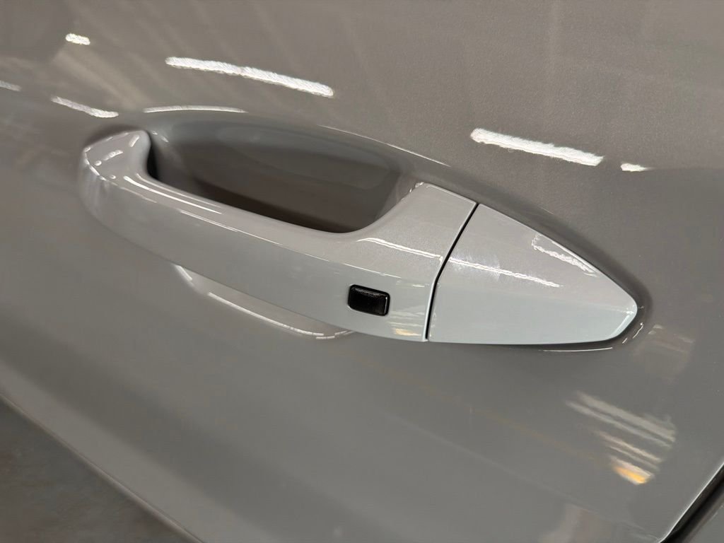 Used 2025 Gray Kia SX image 8