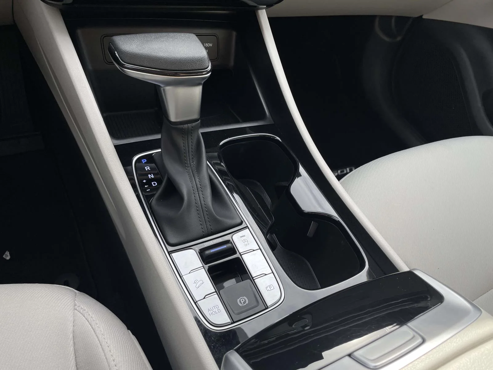 Used 2025 Shimmering Silver Hyundai SEL image 19