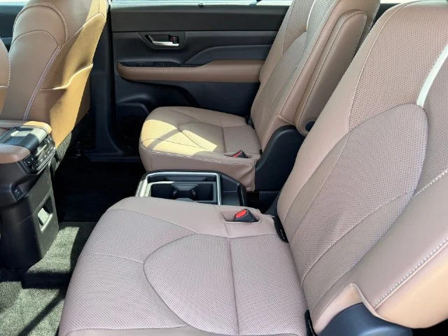 Certified Used 2025 WIND CHILL PEARL Toyota Platinum image 29