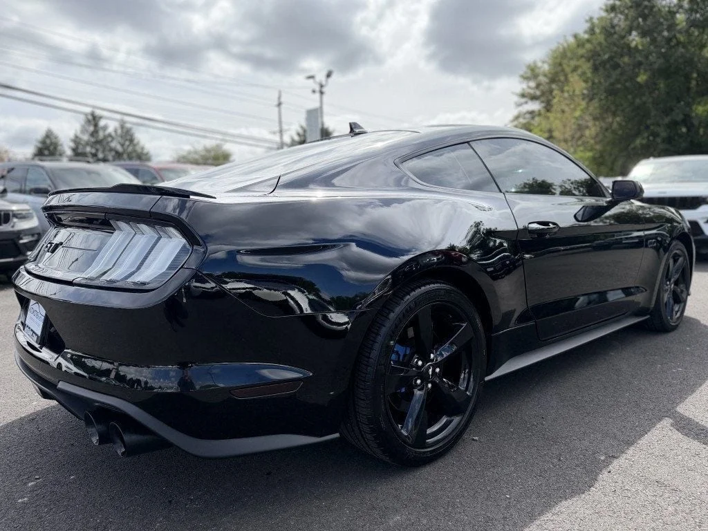 Used 2021 Shadow Black Ford GT Fastback w/ Black Accent Pkg, 10-Speed Auto & Remote Start image 3