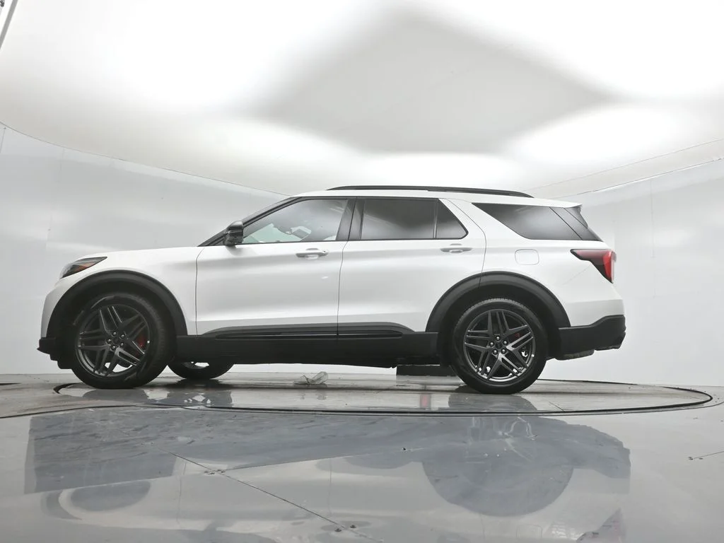 New 2026 Star White Metallic Tri-Coat Ford ST image 54