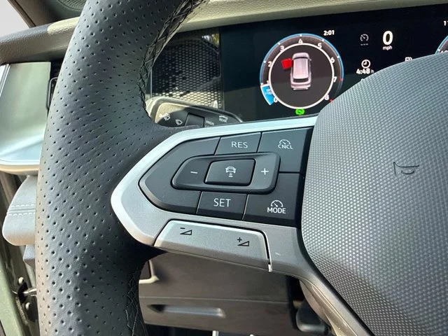 New 2026 Avocado Green w/Deep Black Roof Volkswagen SE R-Line Black image 31