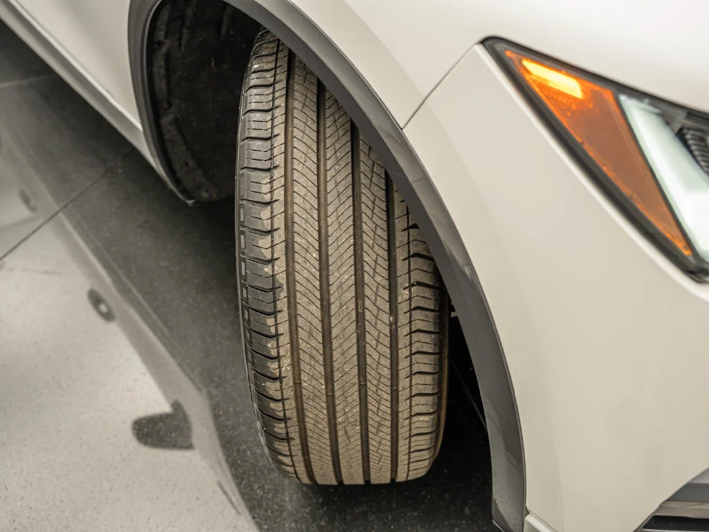 Used 2024 Snowfall Pearl Acura  image 52