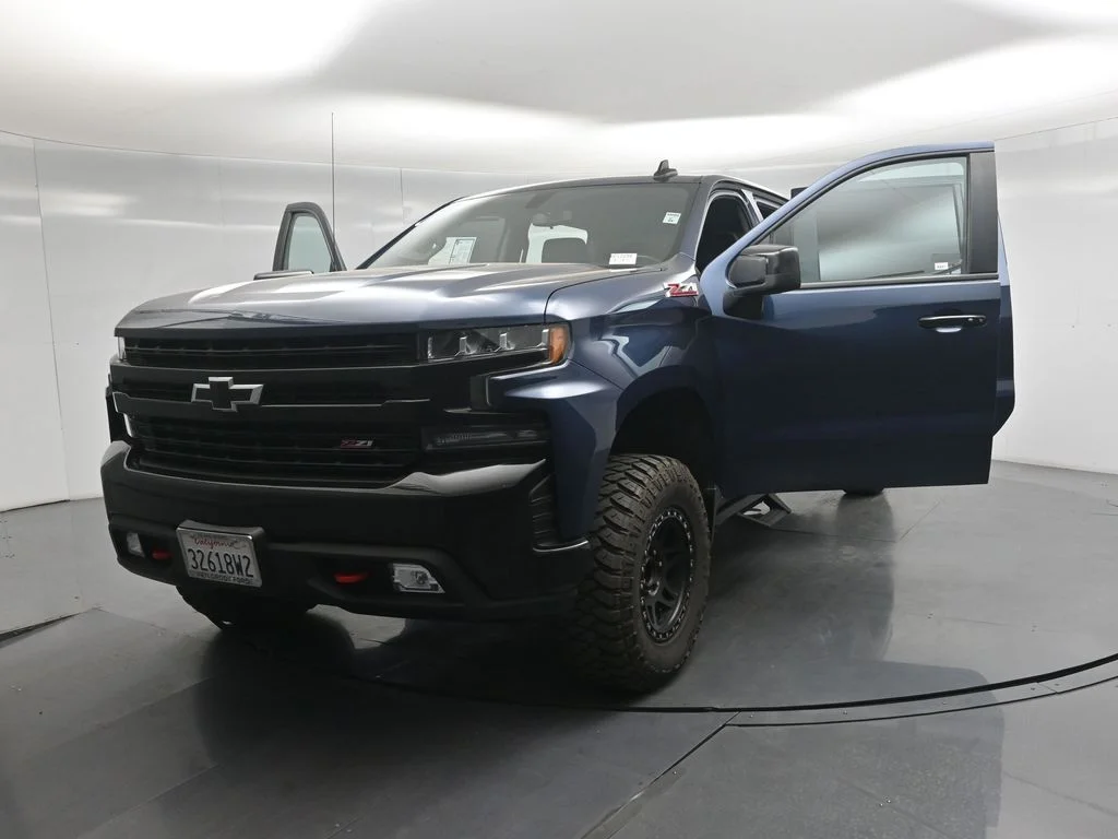 Used 2020 Blue Chevrolet LT Trail Boss image 31