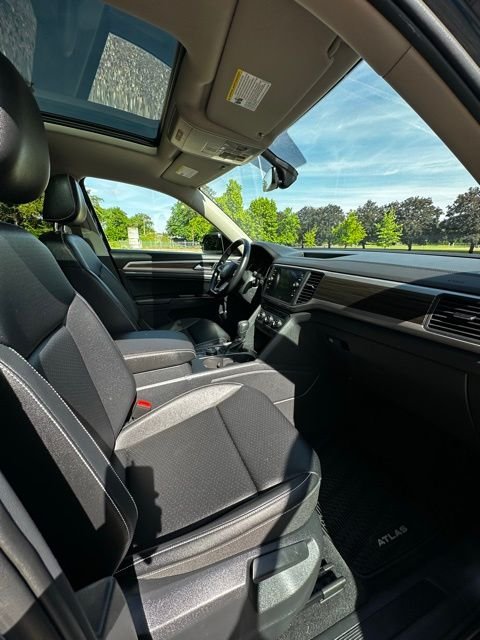 2021 Volkswagen Atlas SE w/Tech - Photo 22