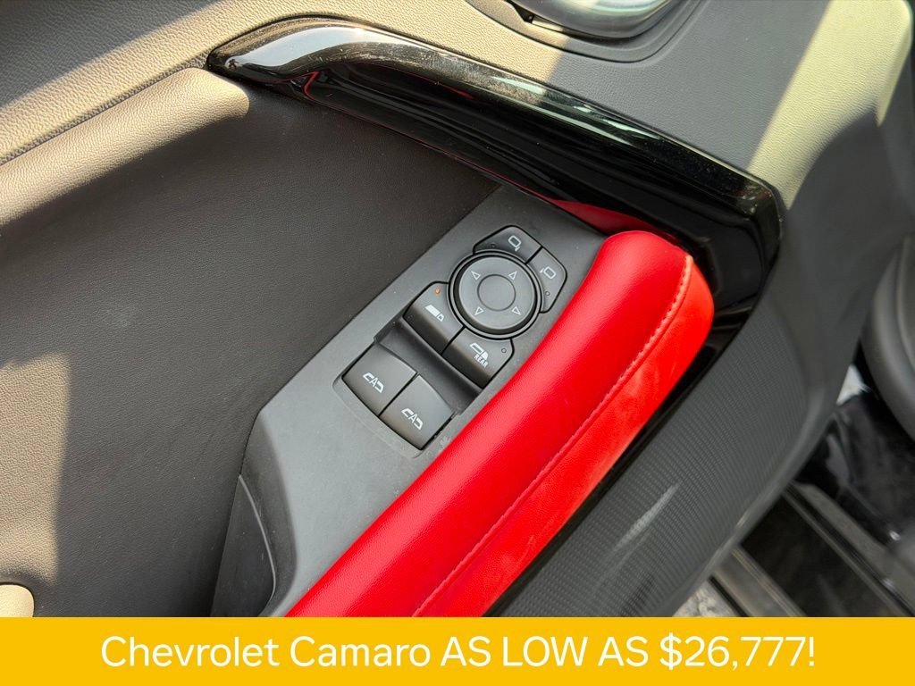 Used 2022 BLACK Chevrolet 2LT image 13