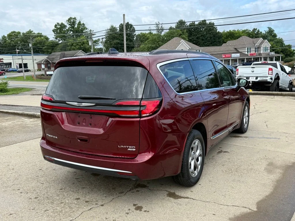 Used 2023 Red Chrysler Limited image 6