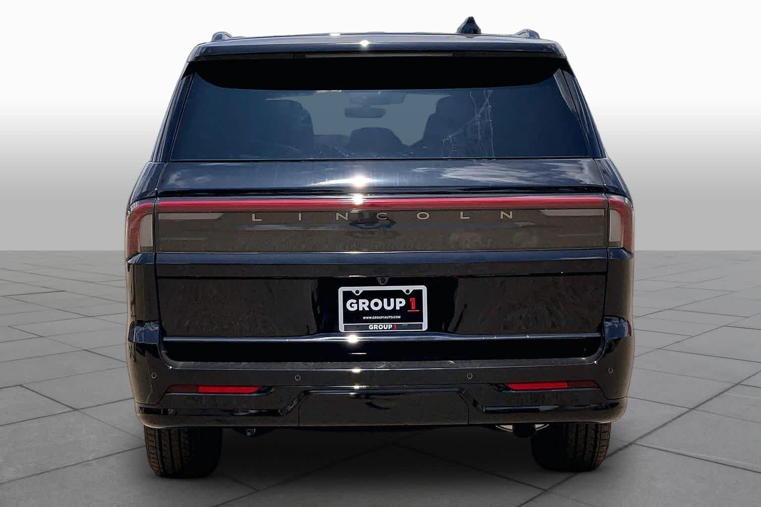 New 2026 Infinite Black Metallic Lincoln Reserve L image 4