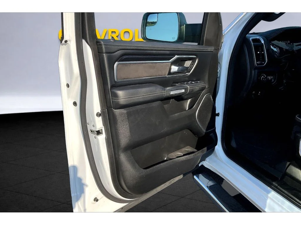Used 2023  Ram Laramie image 16