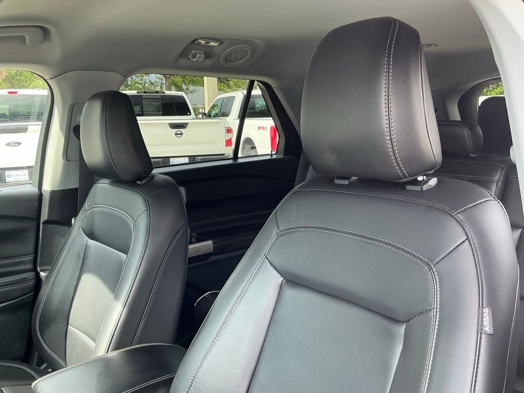Used 2023 Silver Ford XLT image 26