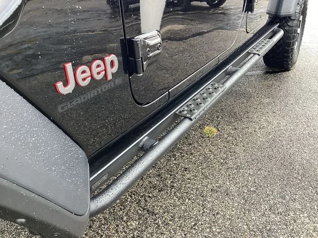 Used 2024 Black Clearcoat Jeep Rubicon image 17