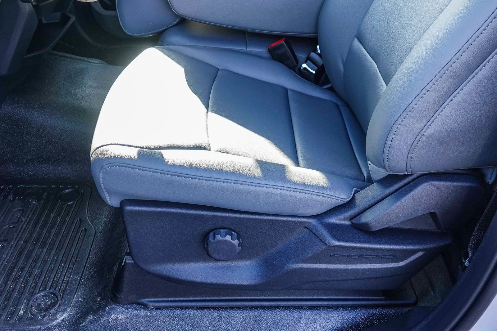 New 2026 Oxford White Ford F-250® XL image 19