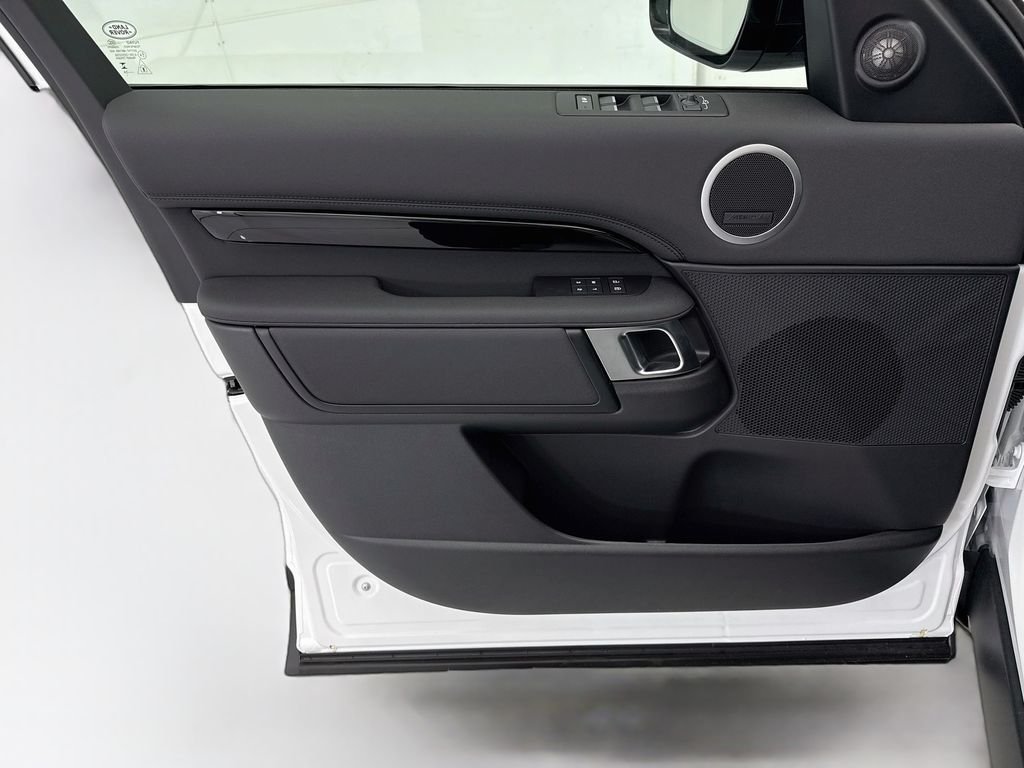 New 2026 Fuji White Land Rover S image 23