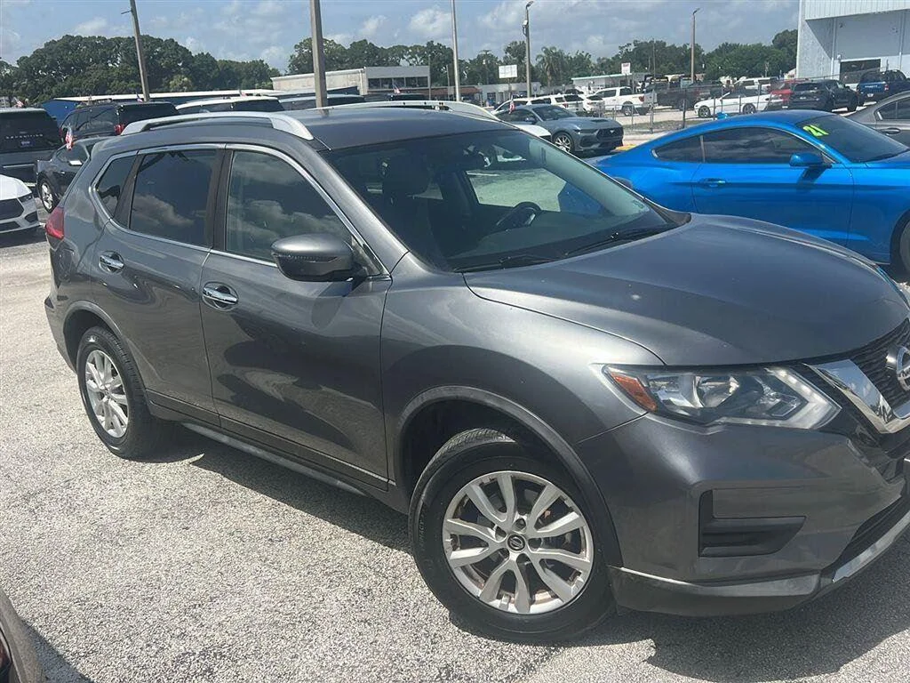 Used 2017 Gun Metallic Nissan SV image 5
