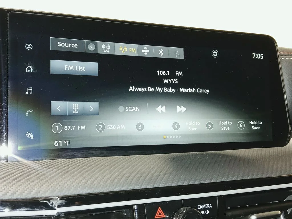 Used 2025 Black Nissan SR image 22