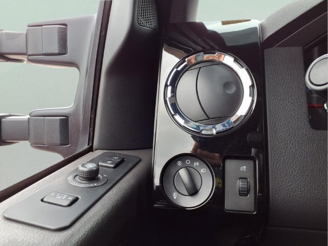 Used 2009 Black Ford XL image 12