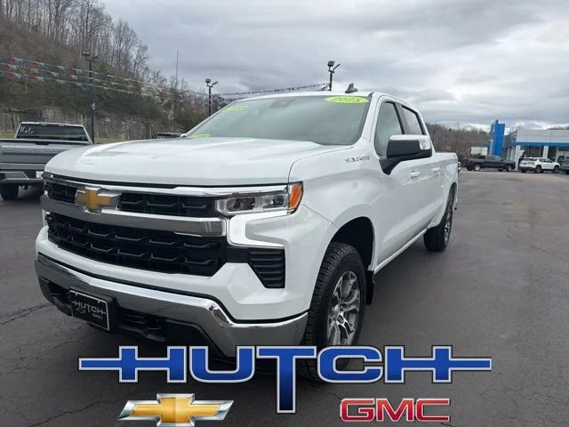 Used 2025 Summit White Chevrolet LT image 2
