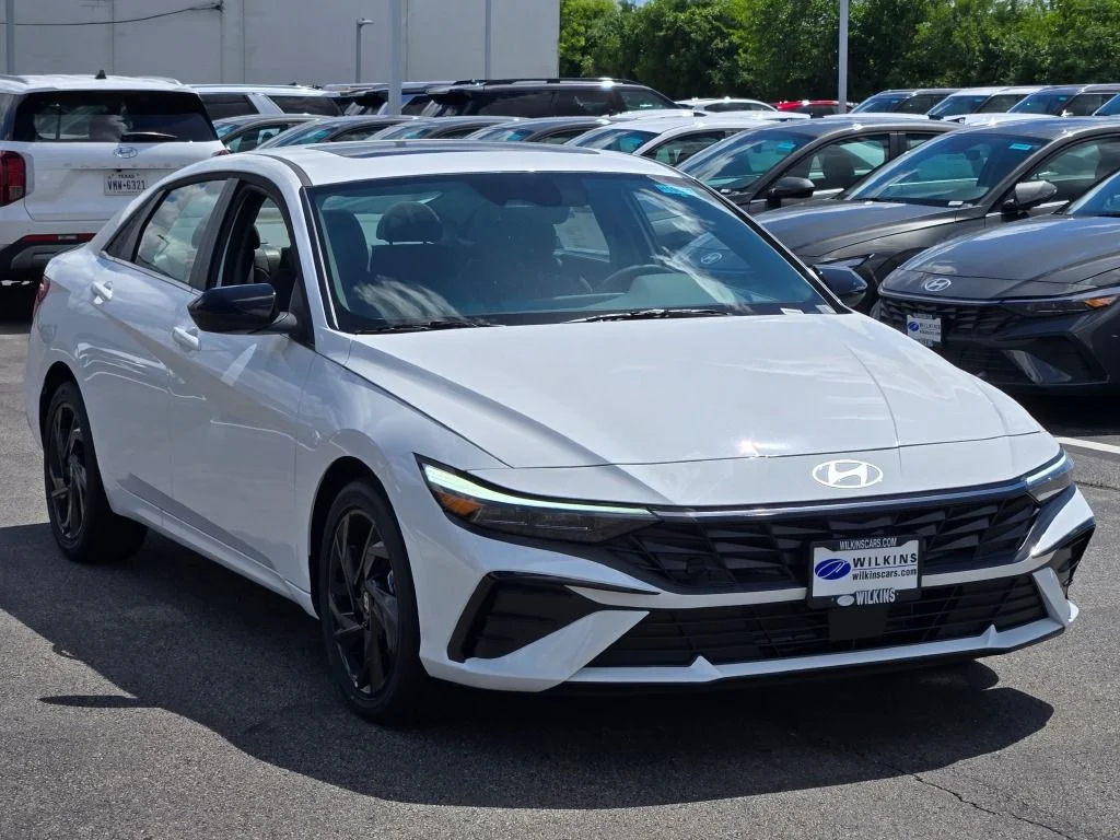 New 2026 White Hyundai SEL Sport image 4