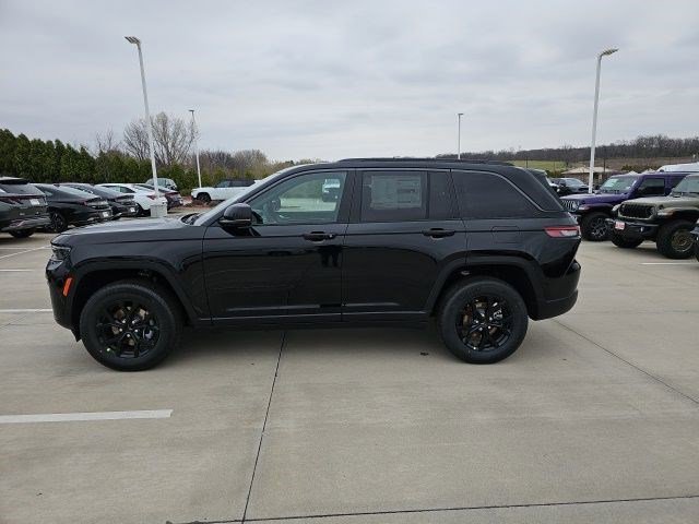 New 2026 Diamond Black Crystal Pearlcoat Jeep Laredo Altitude image 2