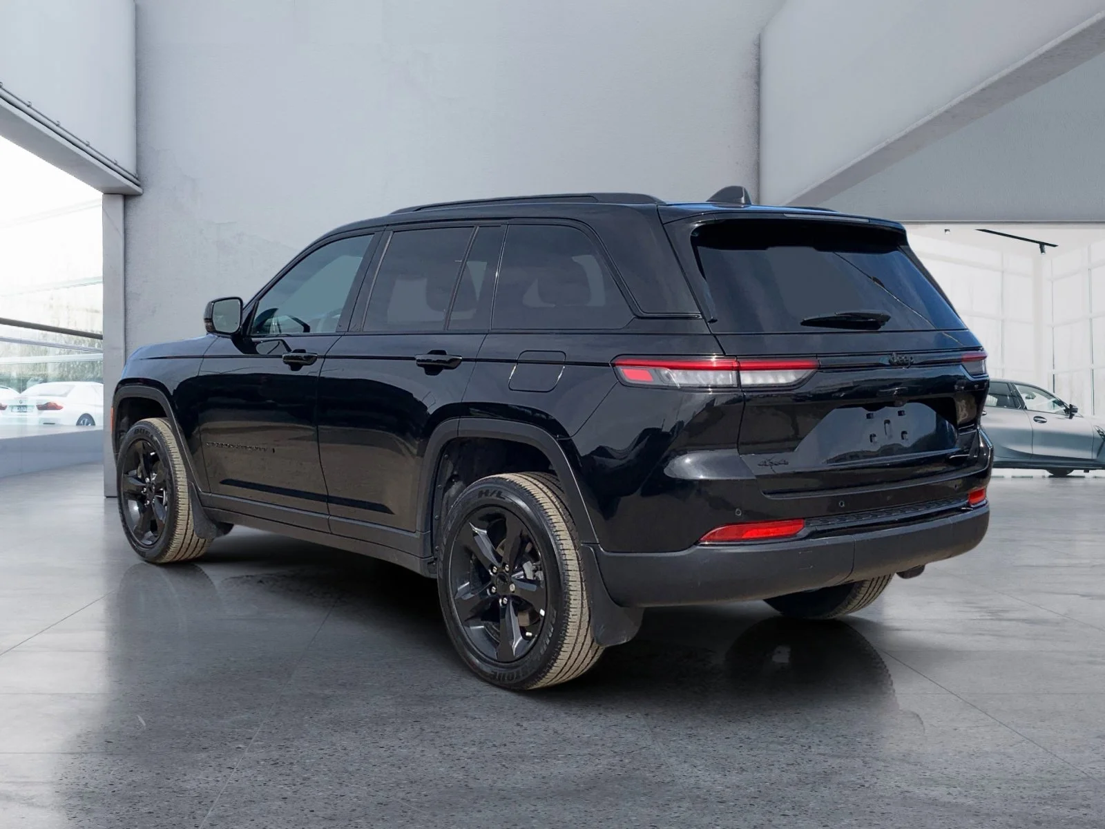 Certified Used 2025 Black Jeep Altitude image 3
