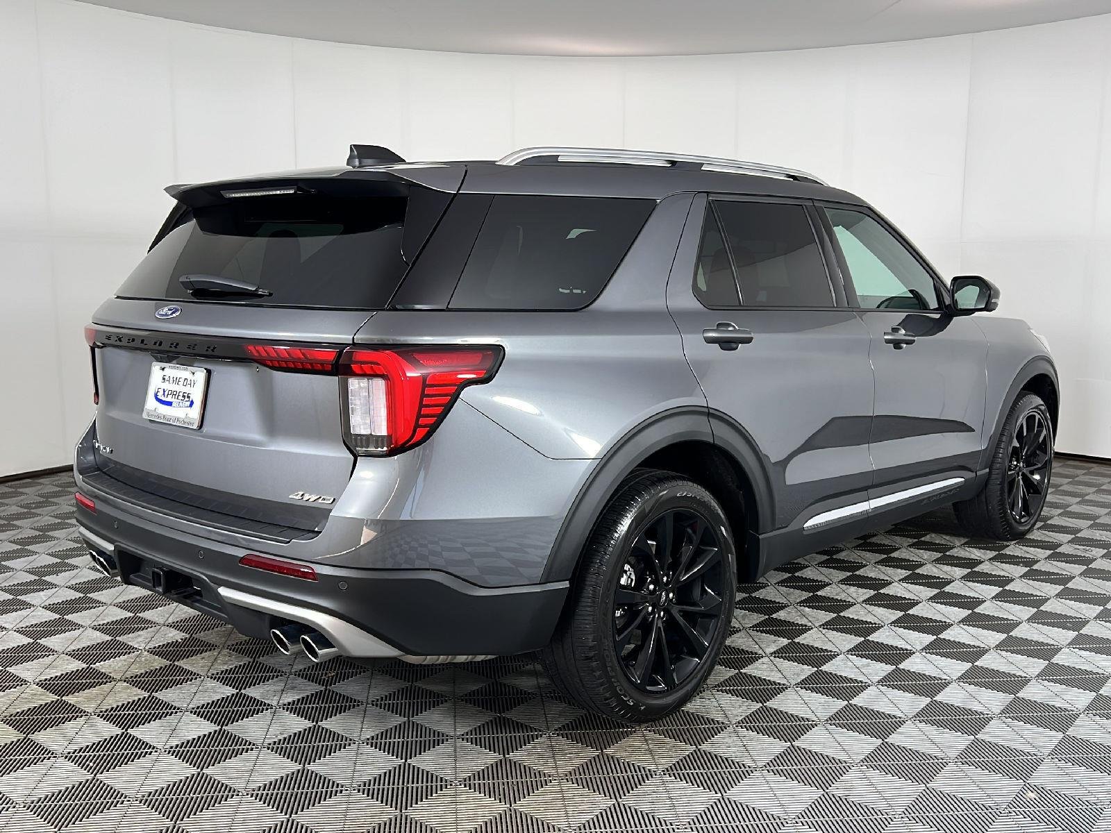 Used 2025 Carbonized Gray Ford Platinum image 24