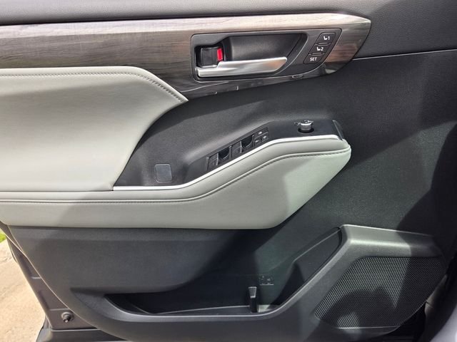 Used 2023 Gray Toyota Platinum image 29
