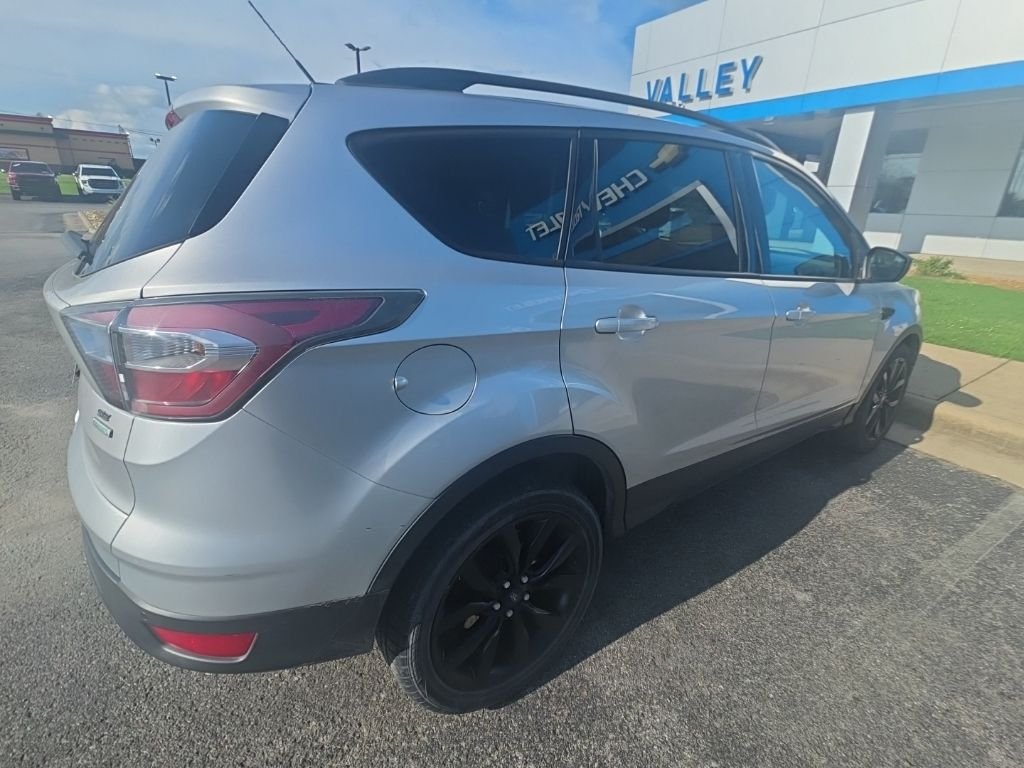 Used 2017 Silver Ford SE image 3