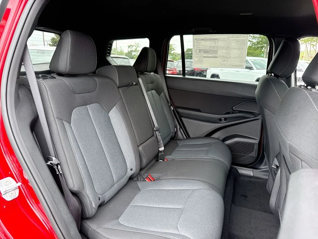New 2026 Red Hot Pearl-Coat Exterior Paint Jeep Laredo image 24