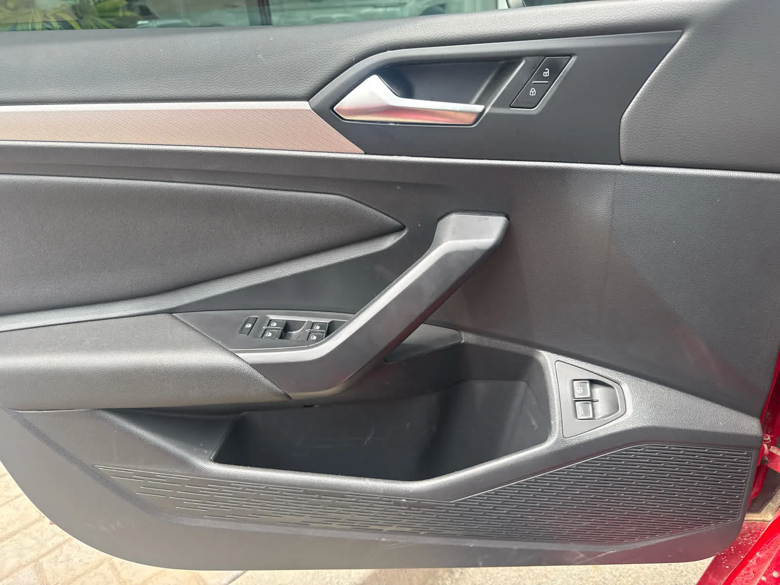 Used 2021 Tornado Red Volkswagen SE image 17