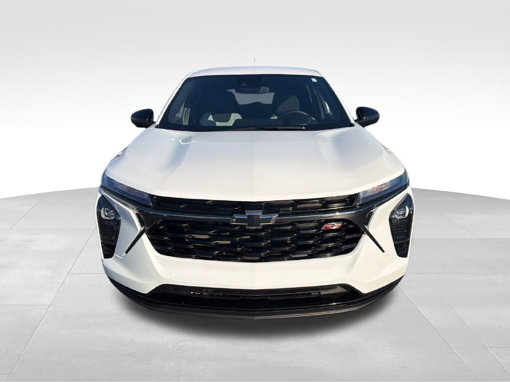 Used 2025 White Chevrolet 1RS image 8