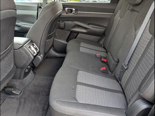 2023 Kia Sorento LX - Photo 12