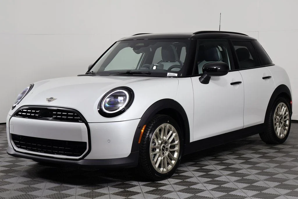 2026 MINI Hardtop's photo